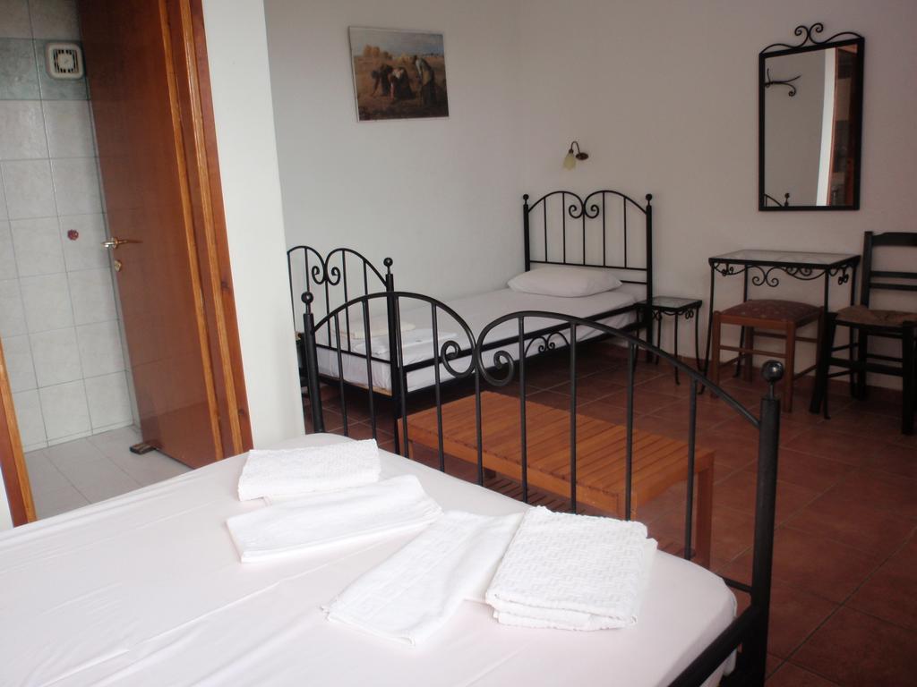 Petrouda'S Apartments Samothraki Exterior photo