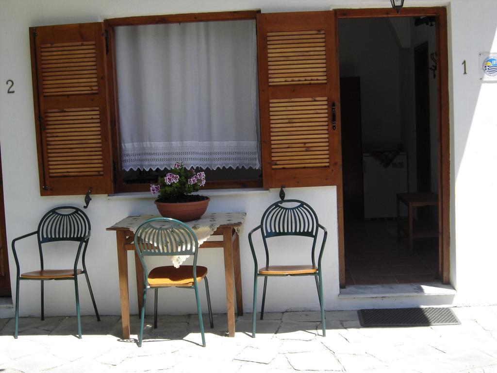Petrouda'S Apartments Samothraki Exterior photo