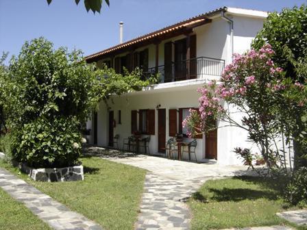 Petrouda'S Apartments Samothraki Exterior photo