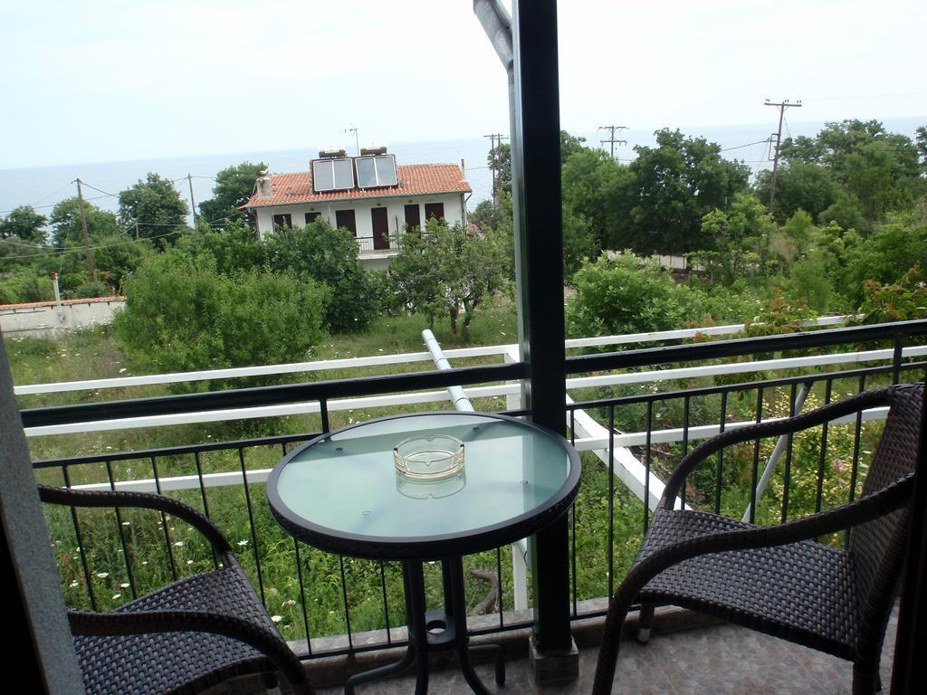Petrouda'S Apartments Samothraki Exterior photo